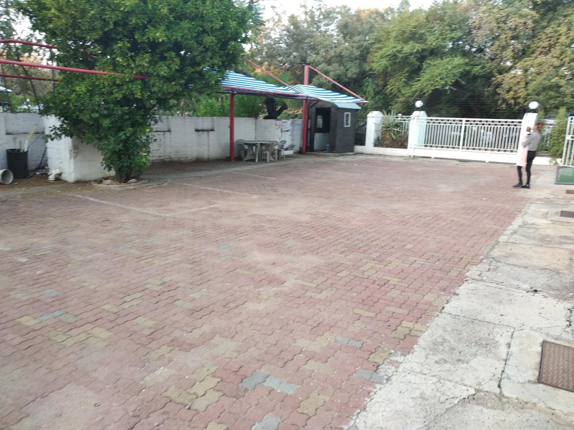 Brackendene Lodge Gaborone Esterno foto