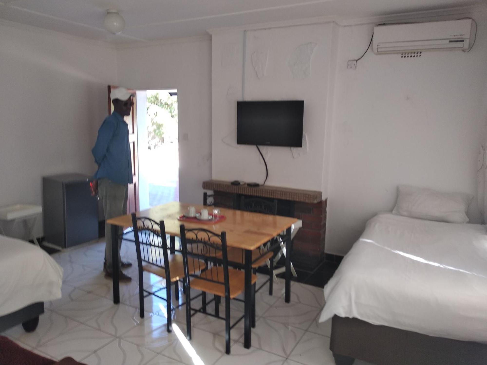 Brackendene Lodge Gaborone Esterno foto