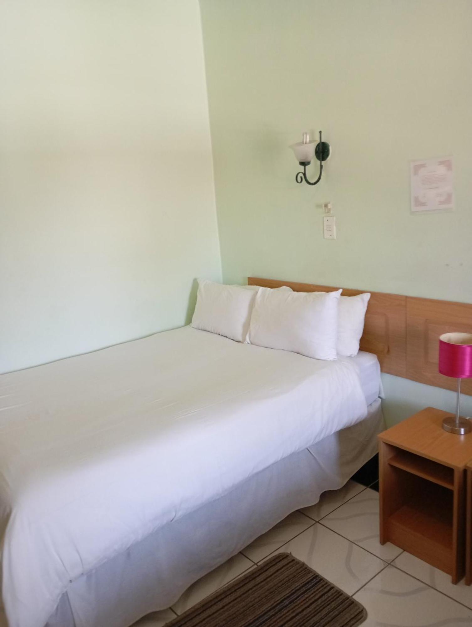 Brackendene Lodge Gaborone Esterno foto
